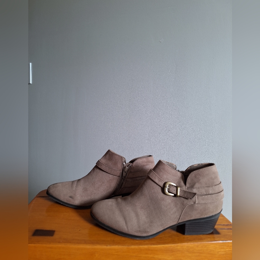 ST. JOHNS BAY Casual Ankle Boots Booties Womens Size 8M - Picture 9 of 11